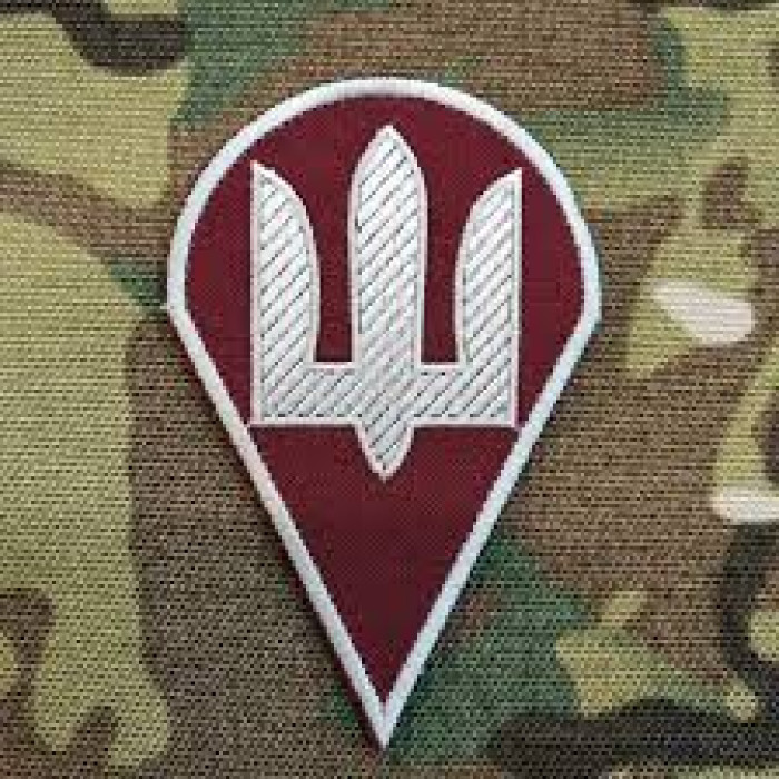 Шеврон ДШВ КАПЛЯ БІЛИЙ ТРИЗУБ НА ЧЕРВОНОМУ ВВ